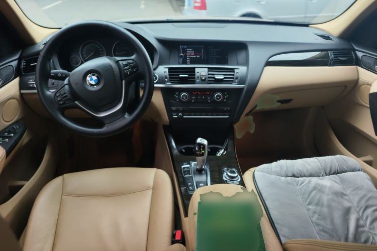 Used BMW X3 2011 xDrive28i Luxury Model Center Console