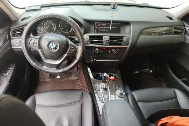 Used BMW X3 2011 xDrive28i Luxury Model Center Console