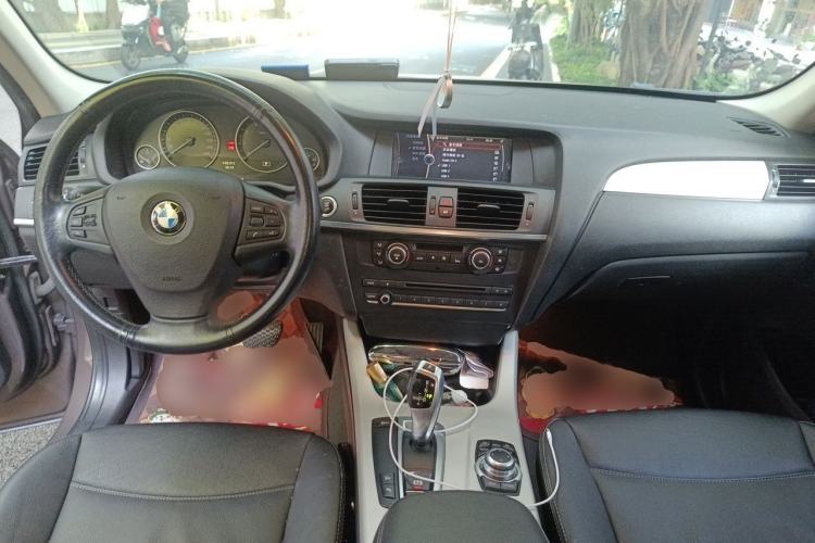 Used BMW X3 2011 xDrive28i Leading Model Center Console