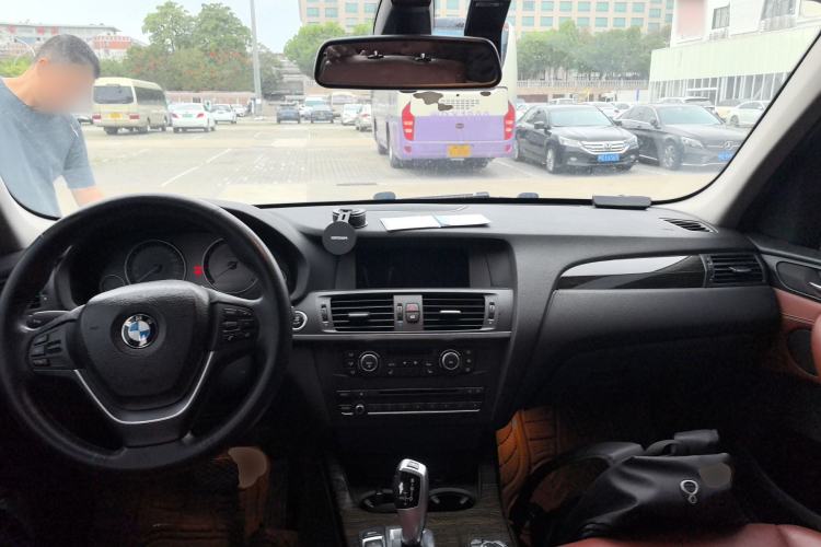 Used BMW X3 2011 xDrive28i Luxury Model Center Console