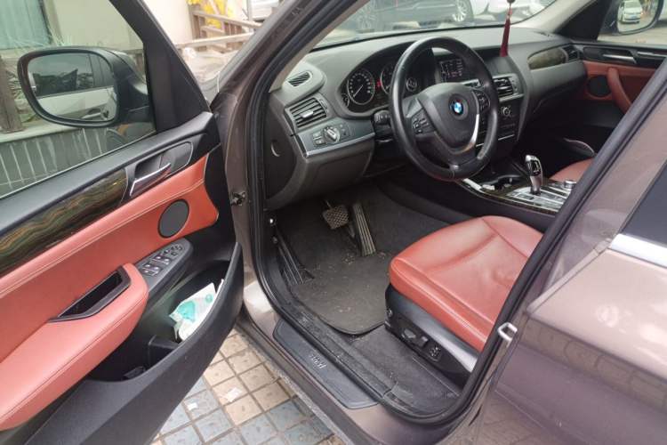 Used BMW X3 2011 xDrive28i Luxury Model Driver Seat