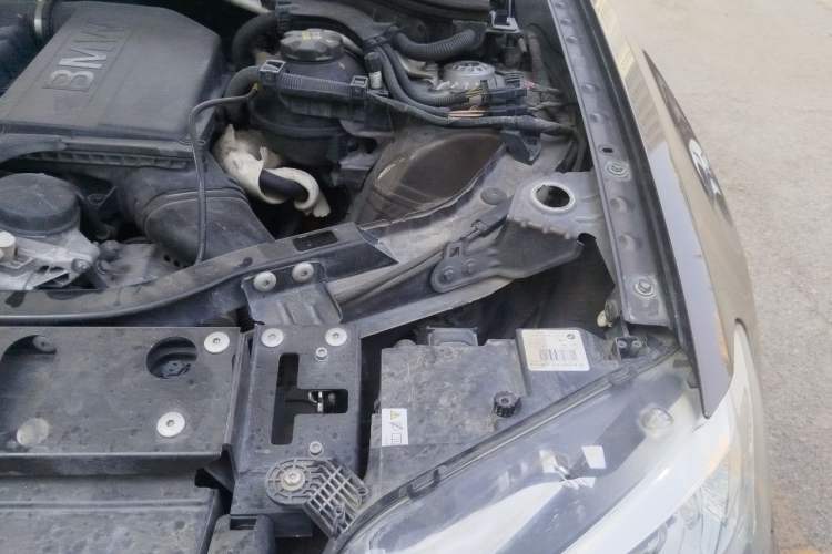 Used BMW X3 2011 xDrive35i Luxury Model Engine Bay Left