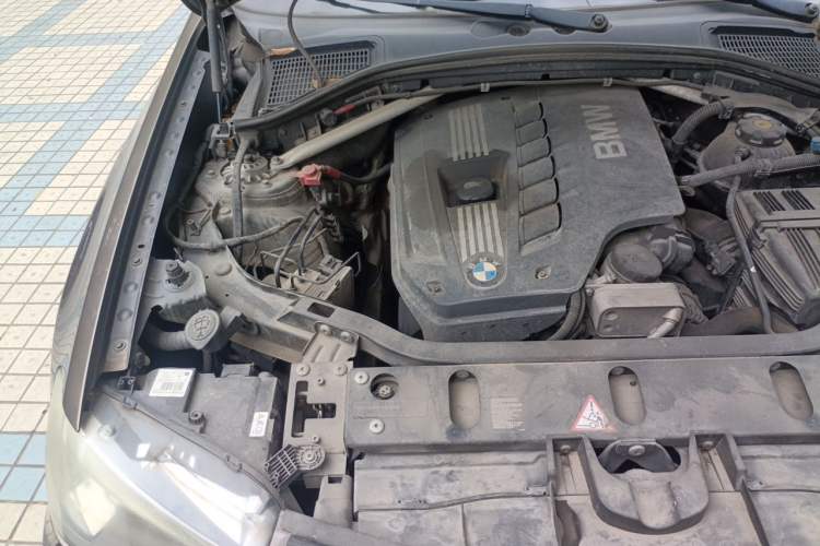 Used BMW X3 2011 xDrive28i Luxury Model Engine Bay Right