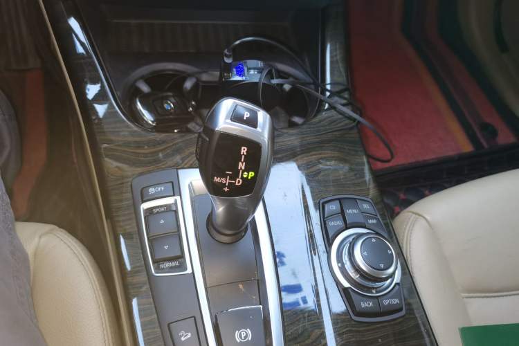 Used BMW X3 2011 xDrive28i Luxury Model Gear Lever