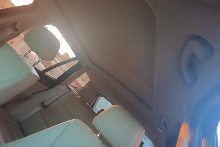Used BMW X3 2011 xDrive35i Luxury Model Headliner