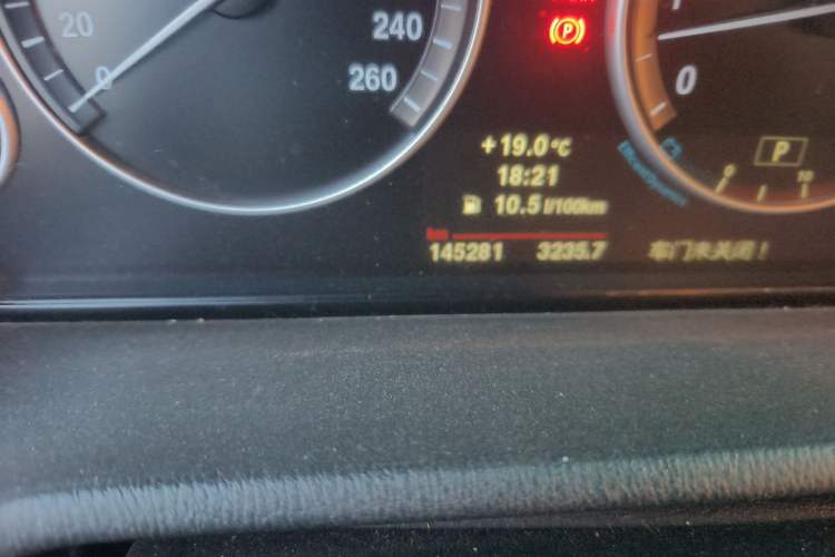 Used BMW X3 2011 xDrive35i Luxury Model Odometer Close Up