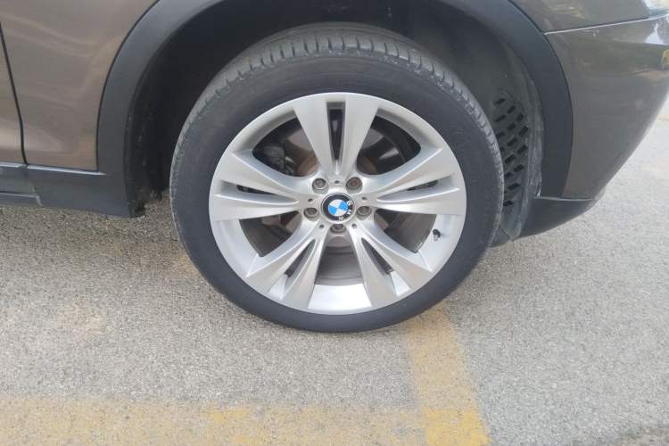 Used BMW X3 2011 xDrive35i Luxury Model Right Front Wheel Hub