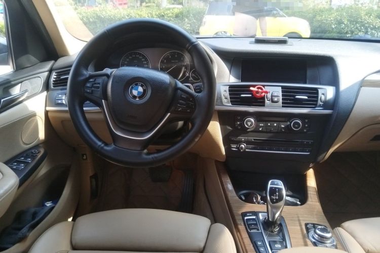 Used BMW X3 2011 xDrive35i Luxury Model Steering Wheel