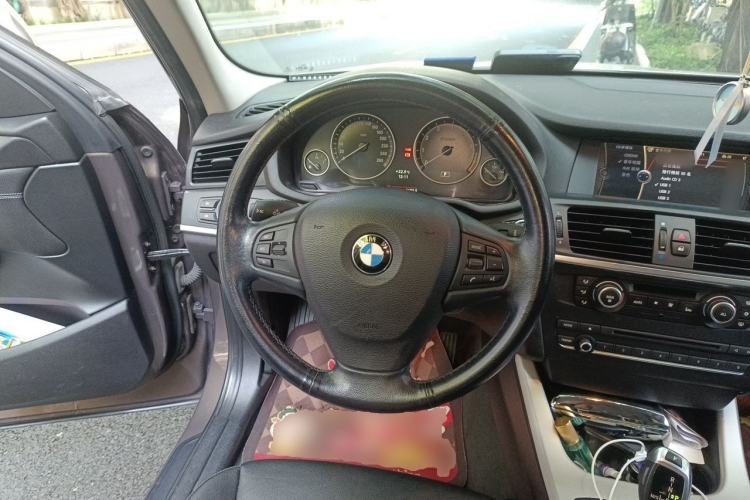 Used BMW X3 2011 xDrive28i Leading Model Steering Wheel