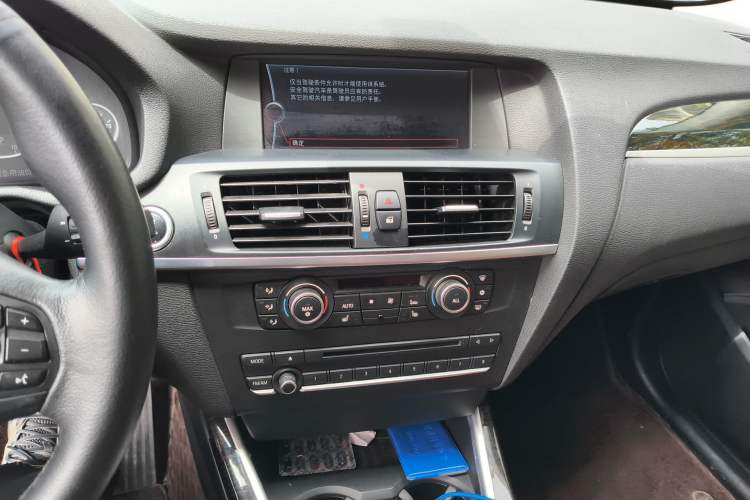 Used BMW X3 2011 xDrive28i Luxury Model Audio And AC Panel