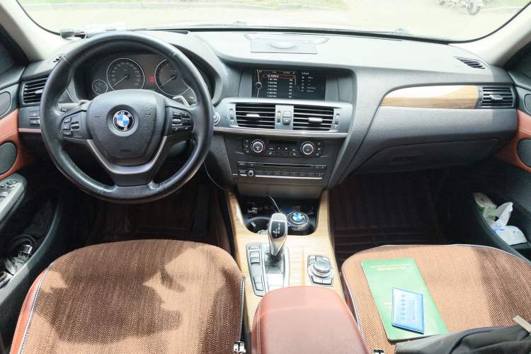 Used BMW X3 2011 xDrive35i Luxury Model Center Console