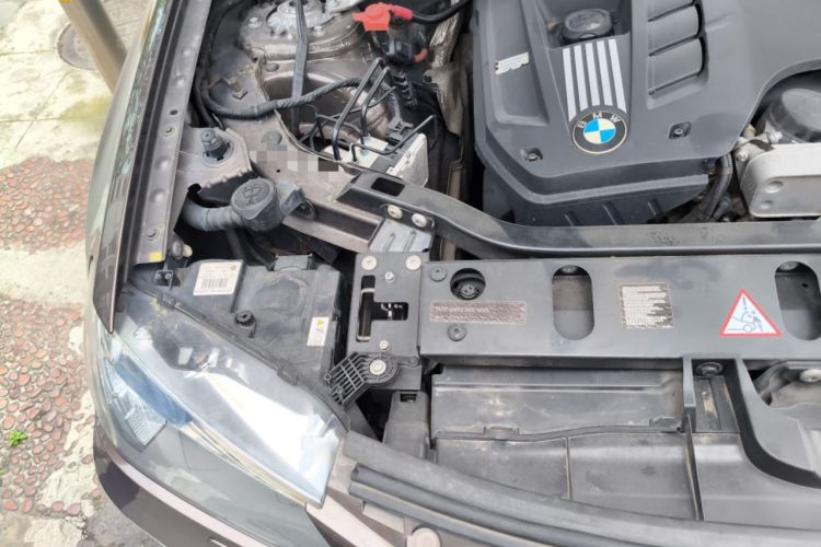 Used BMW X3 2011 xDrive28i Luxury Model Engine Bay Right