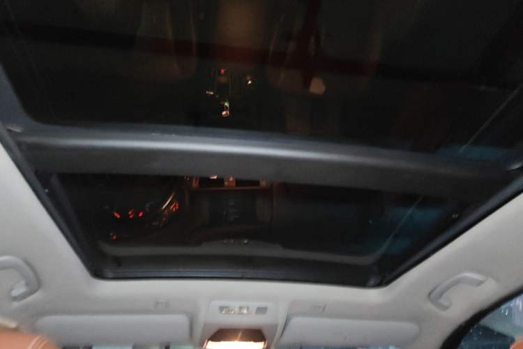 Used BMW X3 2011 xDrive28i Luxury Model Headliner