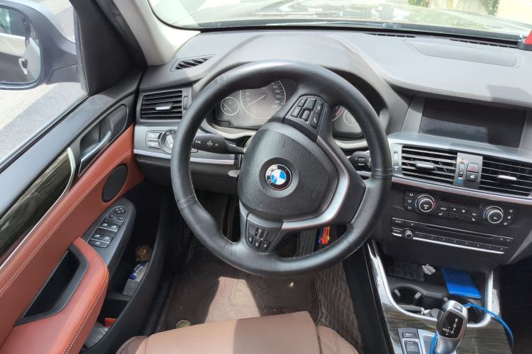 Used BMW X3 2011 xDrive28i Luxury Model Steering Wheel