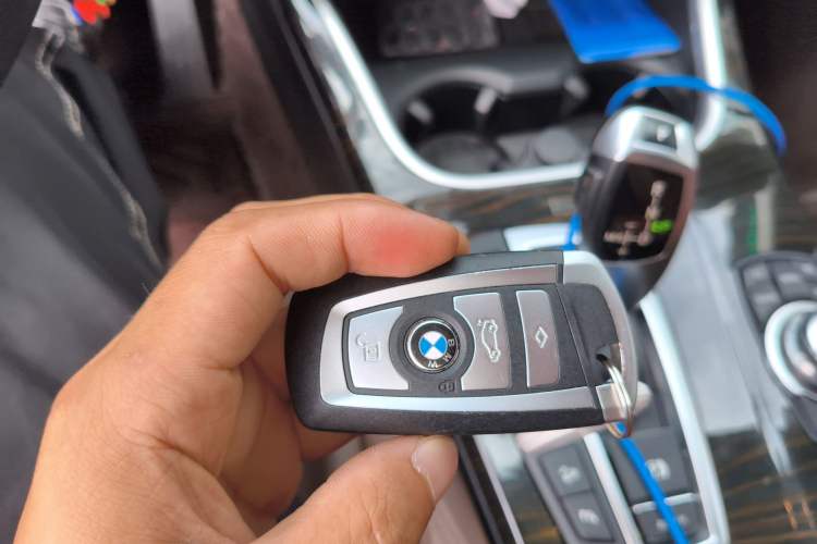 Used BMW X3 2011 xDrive28i Luxury Model Vehicle Key