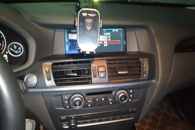 Used BMW X3 2011 xDrive28i Luxury Model Audio And AC Panel