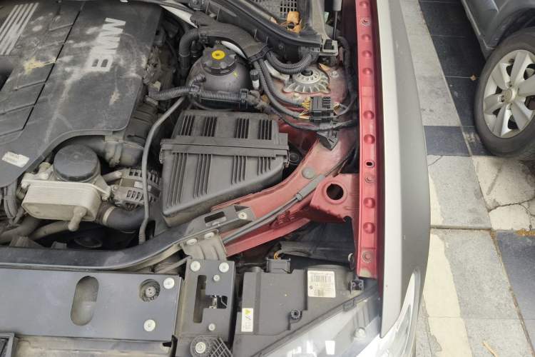 Used BMW X3 2011 xDrive28i Luxury Model Engine Bay Left