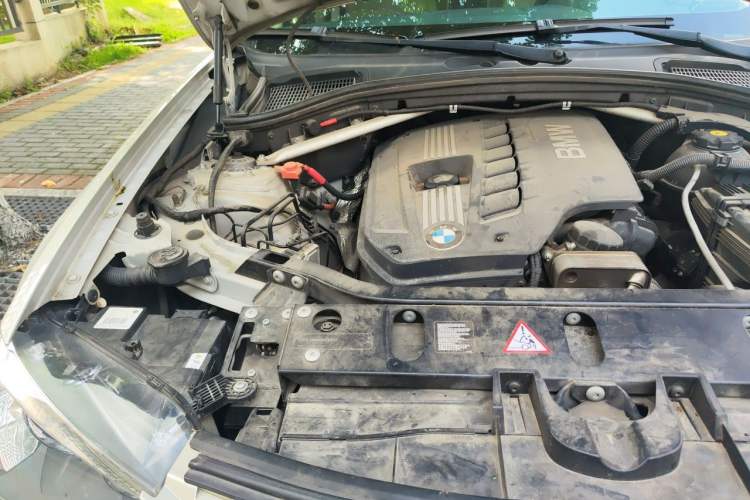 Used BMW X3 2011 xDrive28i Luxury Model Engine Bay Right