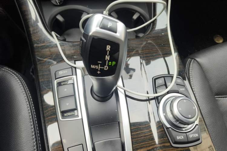 Used BMW X3 2011 xDrive28i Luxury Model Gear Lever