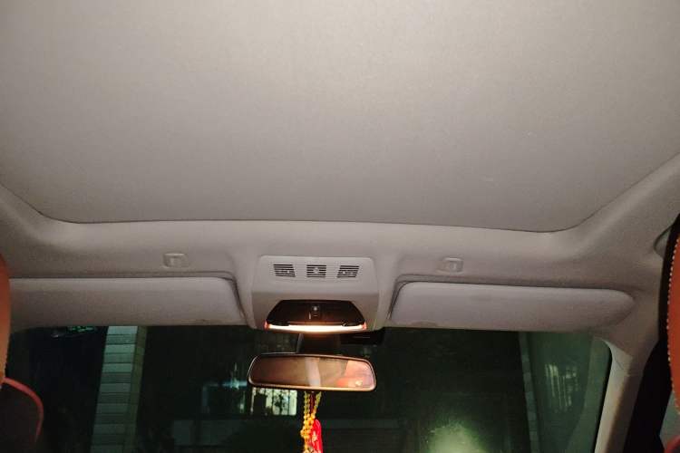 Used BMW X3 2011 xDrive28i Luxury Model Headliner