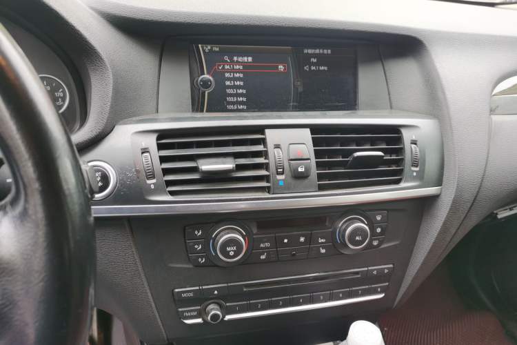 Used BMW X3 2011 xDrive28i Luxury Model Audio And AC Panel