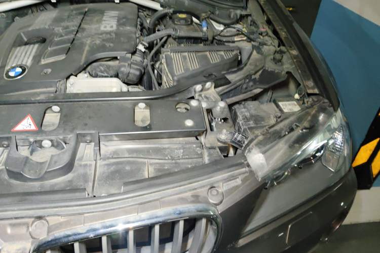 Used BMW X3 2011 xDrive28i Leading Model Engine Bay Left