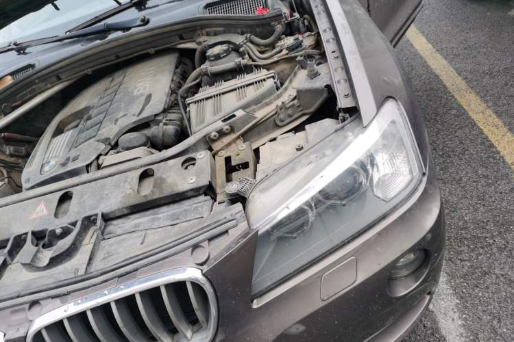 Used BMW X3 2011 xDrive28i Luxury Model Engine Bay Left