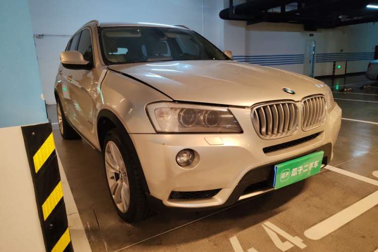Used BMW X3 2011 xDrive35i Luxury Model Front Right 45 Deg