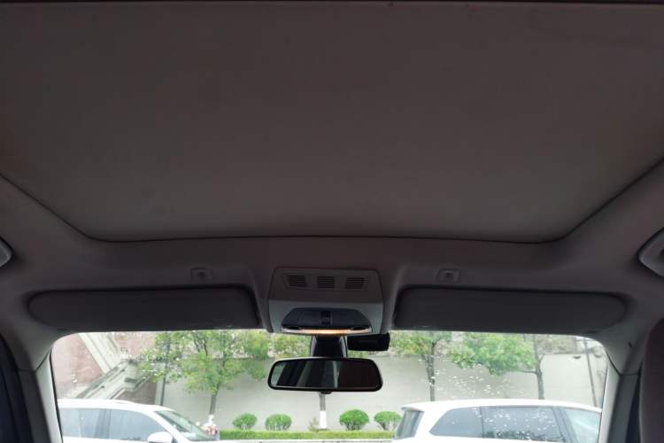Used BMW X3 2011 xDrive28i Luxury Model Headliner
