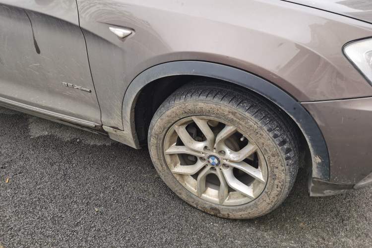 Used BMW X3 2011 xDrive28i Luxury Model Right Front Wheel Hub