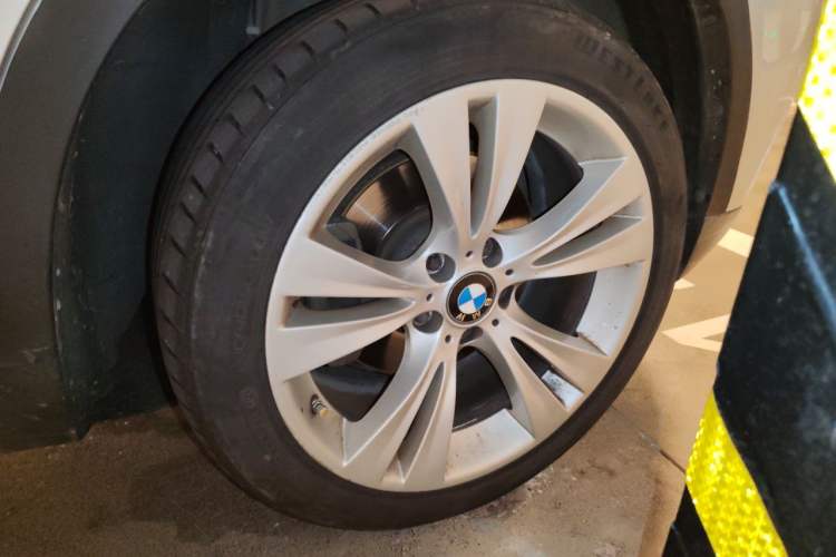 Used BMW X3 2011 xDrive35i Luxury Model Right Front Wheel Hub