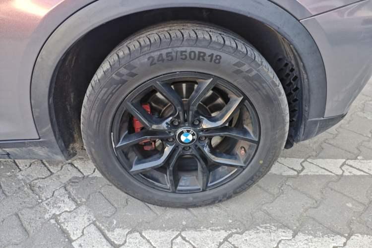 Used BMW X3 2011 xDrive28i Leading Model Right Front Wheel Hub