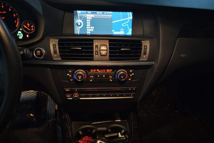 Used BMW X3 2011 xDrive28i Luxury Model Audio And AC Panel