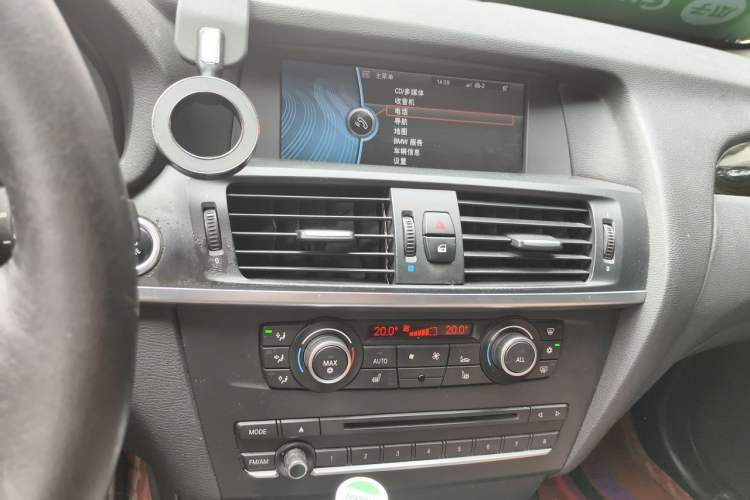 Used BMW X3 2011 xDrive28i Luxury Model Audio And AC Panel