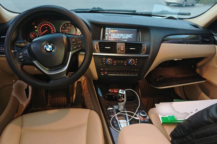 Used BMW X3 2011 xDrive28i Luxury Model Center Console