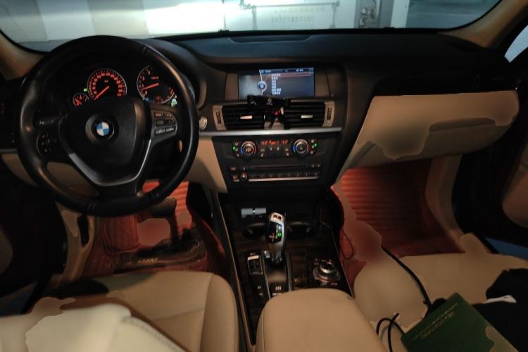 Used BMW X3 2011 xDrive28i Luxury Model Center Console