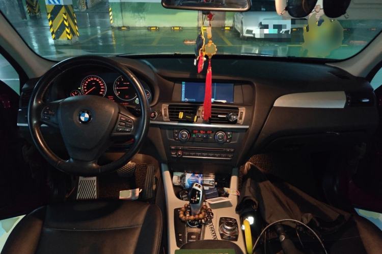 Used BMW X3 2011 xDrive28i Leading Model Center Console