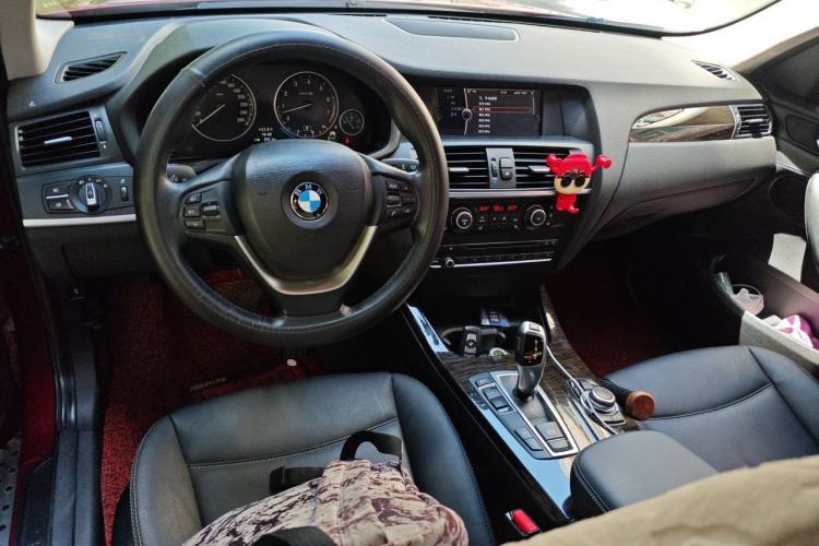 Used BMW X3 2011 xDrive28i Luxury Model Center Console