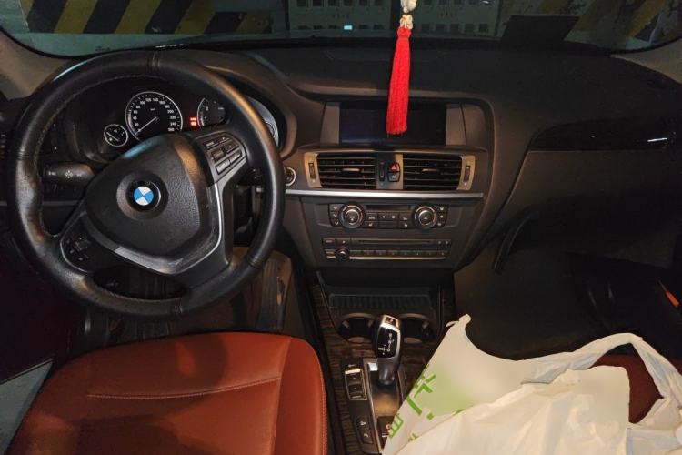 Used BMW X3 2011 xDrive28i Luxury Model Center Console