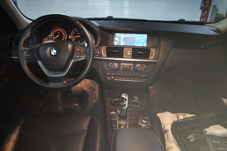 Used BMW X3 2011 xDrive28i Luxury Model Center Console
