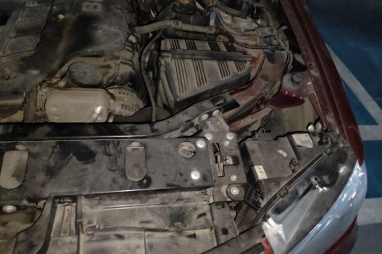 Used BMW X3 2011 xDrive28i Luxury Model Engine Bay Left