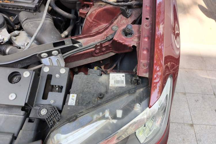 Used BMW X3 2011 xDrive35i Luxury Model Engine Bay Left