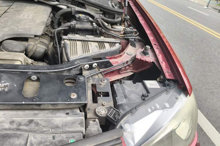 Used BMW X3 2011 xDrive28i Luxury Model Engine Bay Left