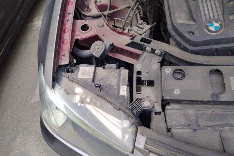 Used BMW X3 2011 xDrive28i Luxury Model Engine Bay Right