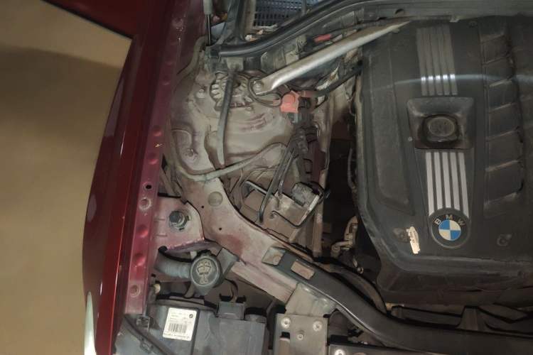 Used BMW X3 2011 xDrive28i Luxury Model Engine Bay Right