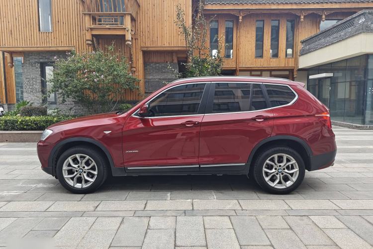 Used BMW X3 2011 xDrive28i Luxury Model Exterior 3