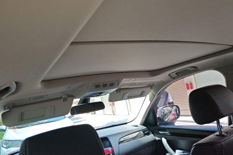 Used BMW X3 2011 xDrive28i Luxury Model Headliner