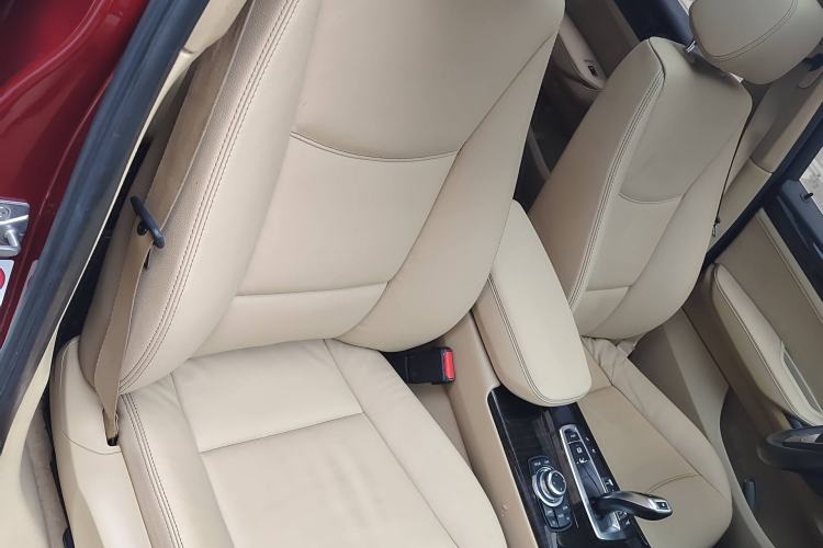 Used BMW X3 2011 xDrive28i Luxury Model Interior 1