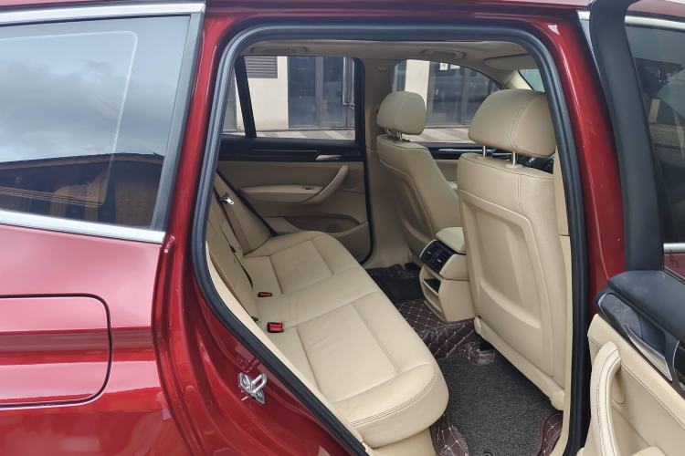 Used BMW X3 2011 xDrive28i Luxury Model Interior 2