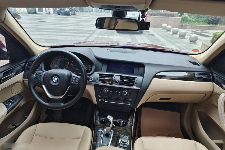 Used BMW X3 2011 xDrive28i Luxury Model Interior 3